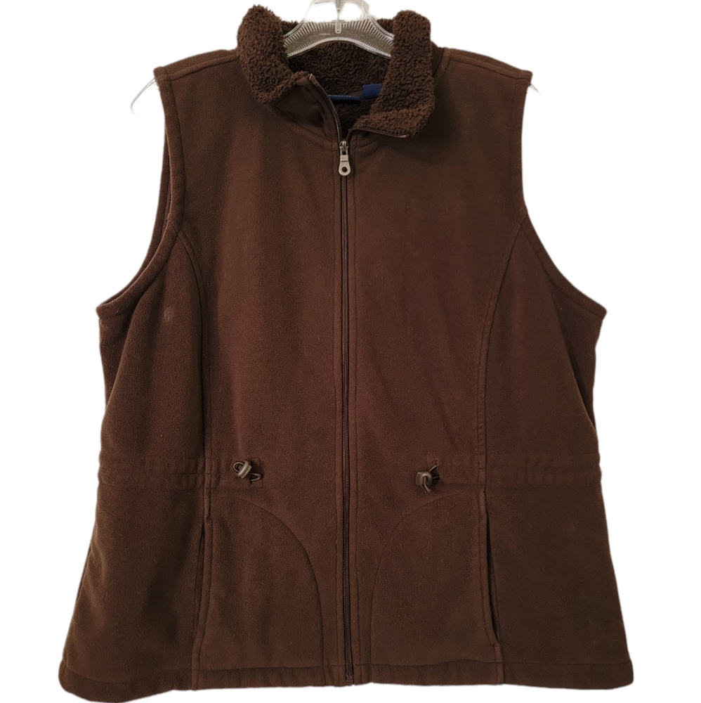 Gloria Vanderbilt Casuals brown fleece vest